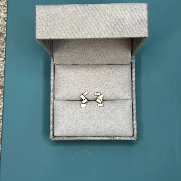 EUC Charles & Colvard 14K Rose Gold Moissanite Baguette Studs - Picture 1 of 4